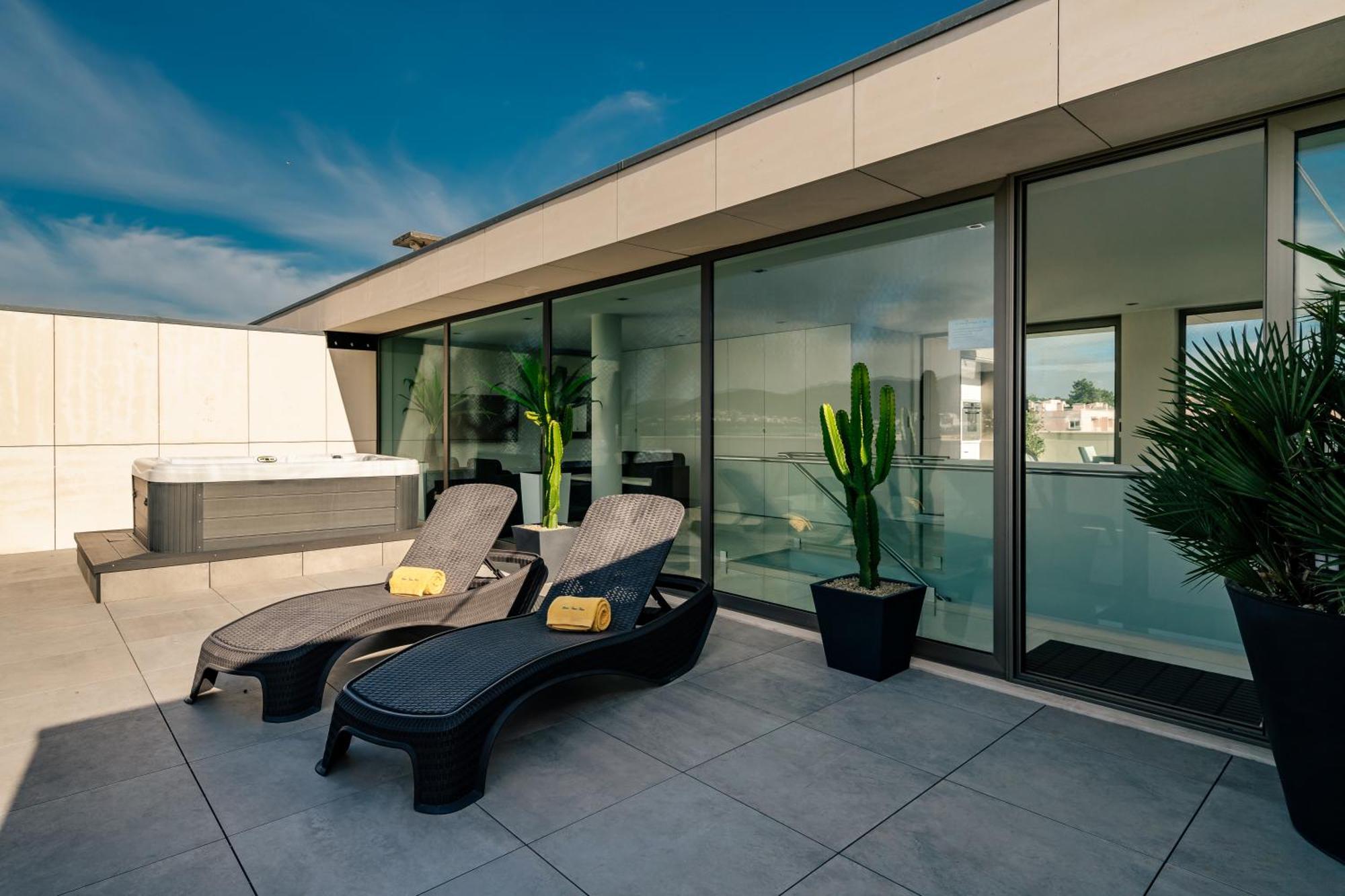 River Town View - Luxury Apartment With Jacuzzi On Terrace Viana do Castelo Exterior foto