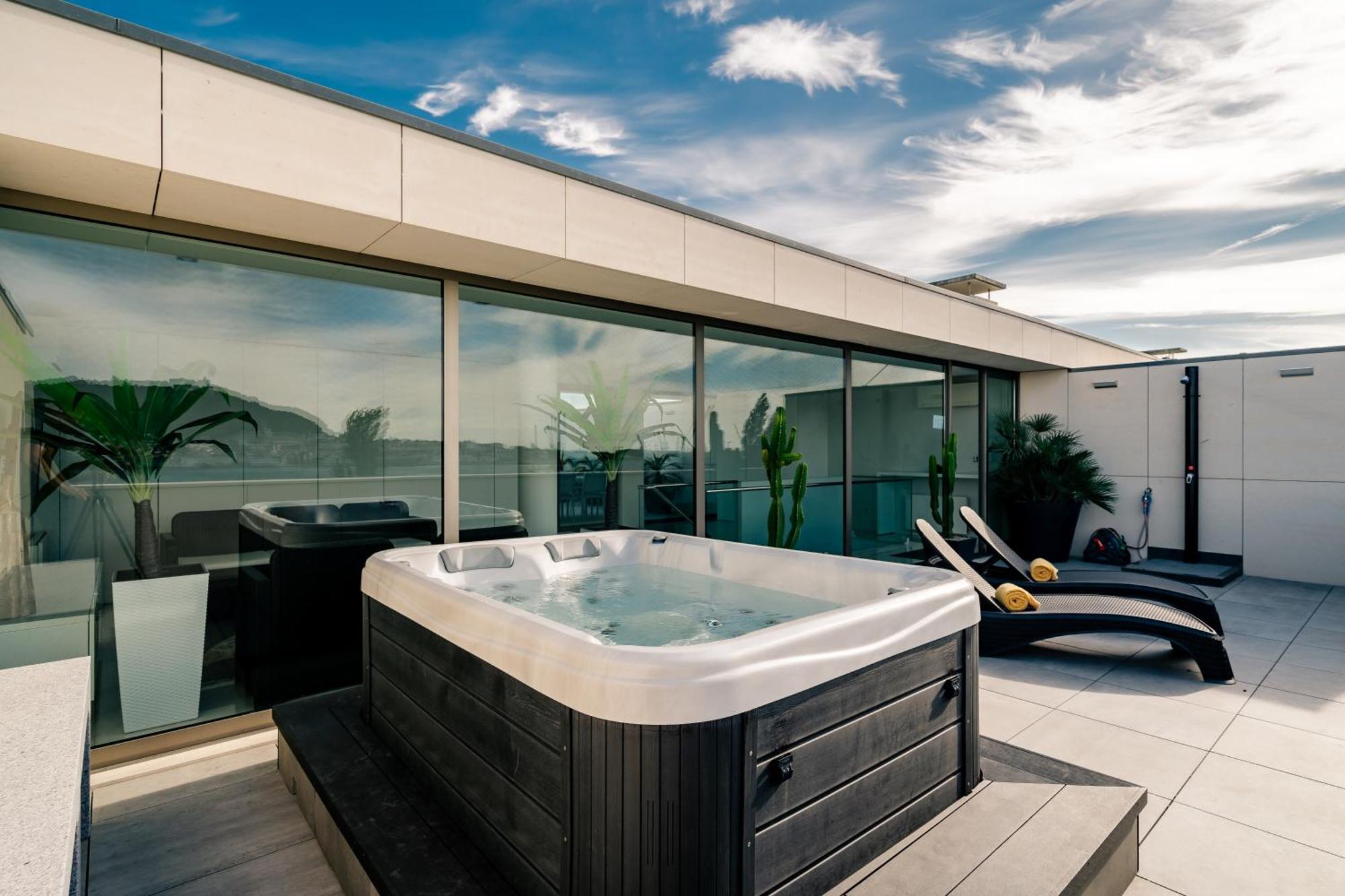 River Town View - Luxury Apartment With Jacuzzi On Terrace Viana do Castelo Exterior foto